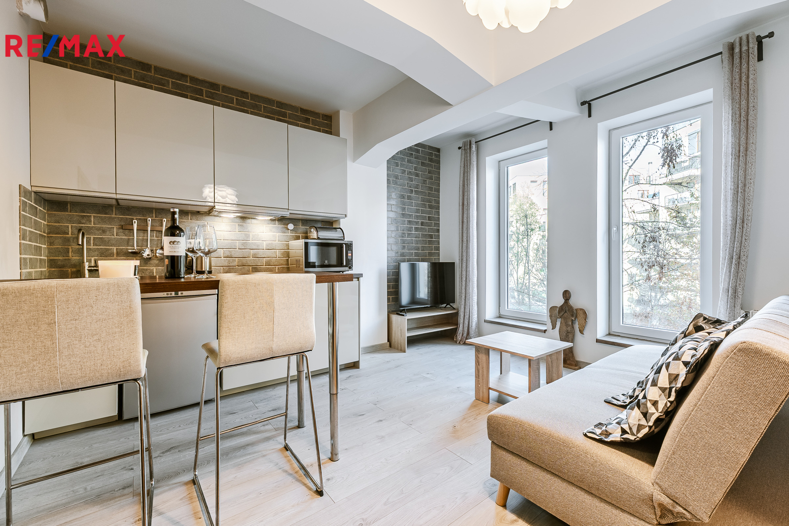 Prodej bytu 1+kk, 33 m2, Praha