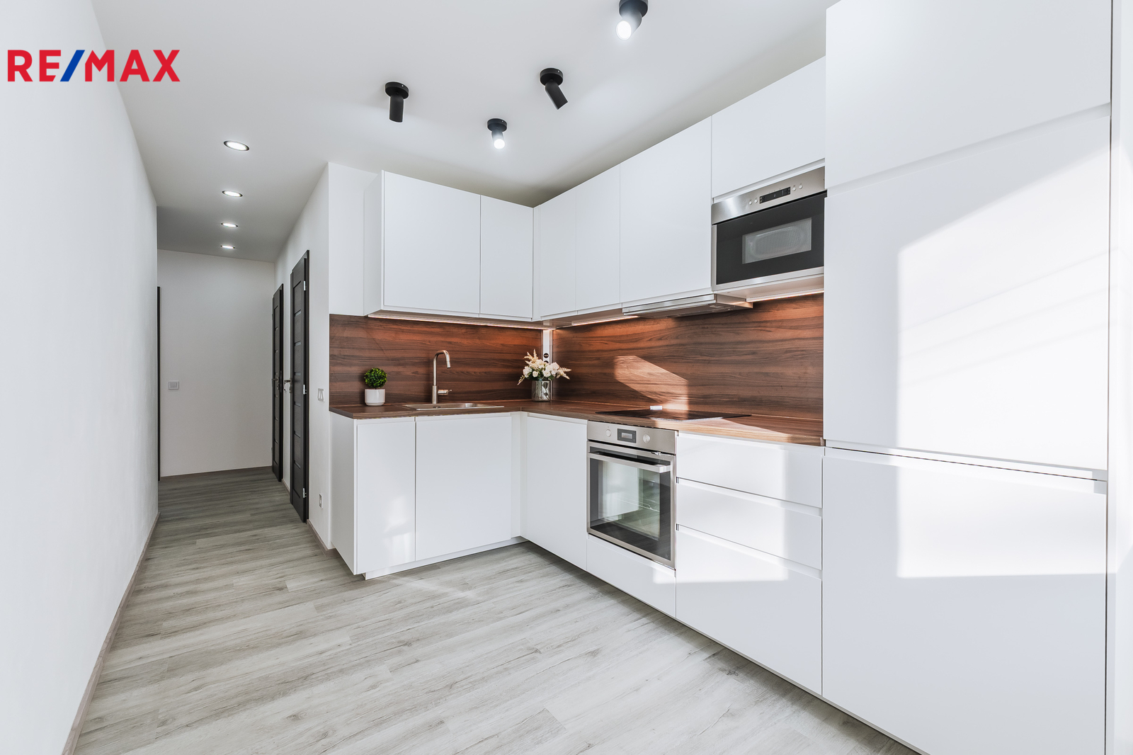 Pronájem bytu 3+1, 61 m2, Praha