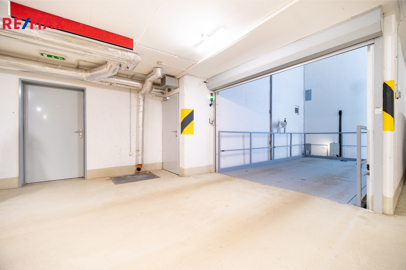 VÝTAH V PODZEMNÍCH GARÁŽÍCH