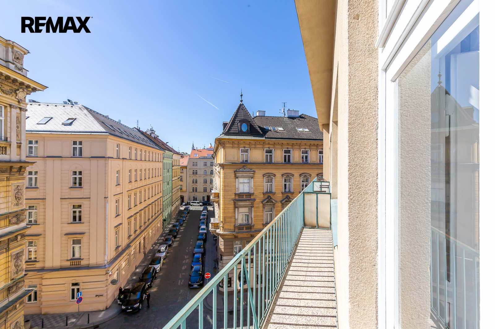 Vstup na balkon z obývacího pokoje