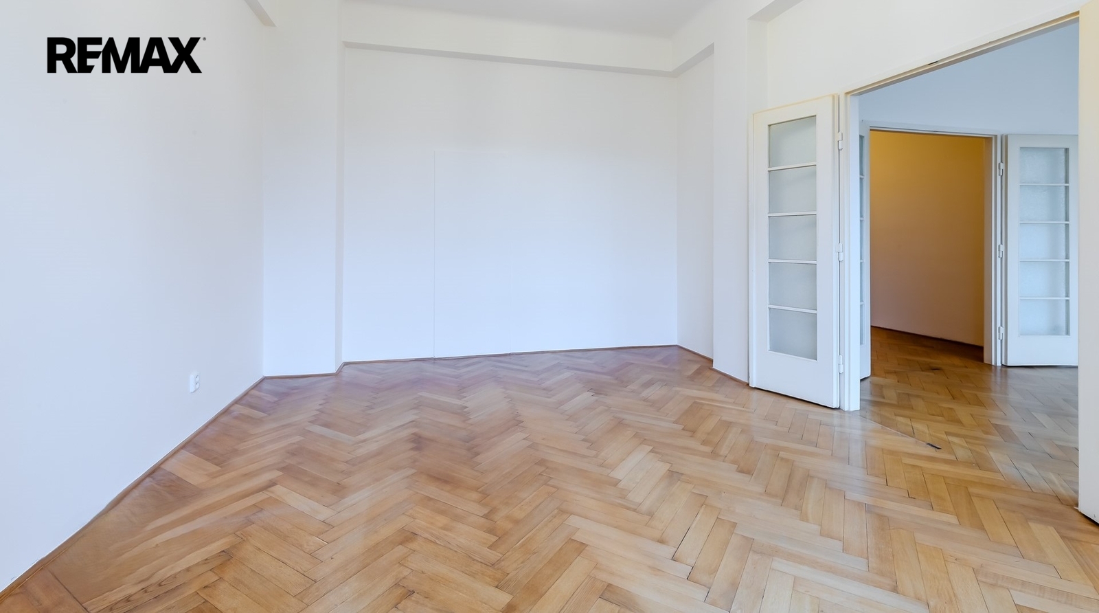 2. pokoj s průhledem do haly