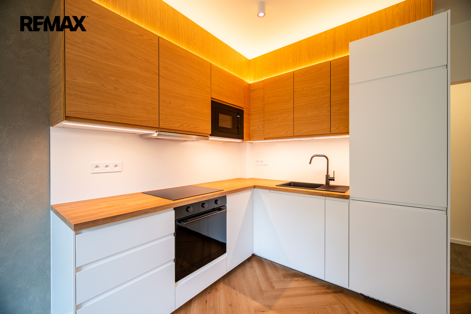 Pronájem bytu 2+kk, 39 m2, Praha