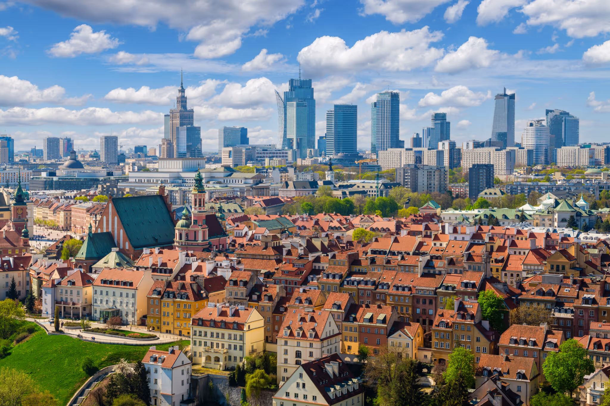 As 2022 ends, Speyside offers an outlook on global emerging markets for 2023. While economic uncertainty persists, there are reasons for optimism, particularly in Asia and Latin America. China’s reopening, India’s solid fundamentals, and Mexico’s nearshoring potential stand out. Meanwhile, Poland and Hungary prepare for politically charged years, facing EU tensions and internal economic pressure.