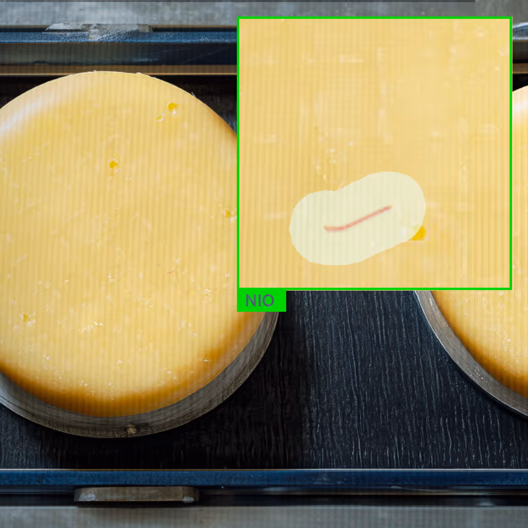 Lebensmittelband mit Käse, optische Fremdkörpererkennung erkennt Verunreinigungen