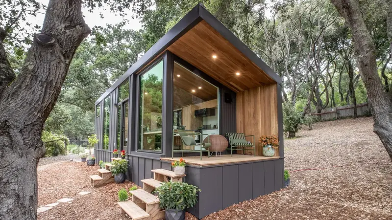 The Modular Stay, exterior