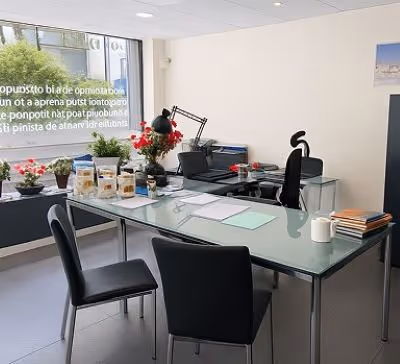 Bureau de l'agence des pompes funèbres du parc Saint-Cloud à ville d'Avray.