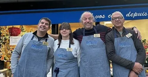 Equipe de l'agence des pompes funèbres de la Maison Maurel à Bourg-la-Reine