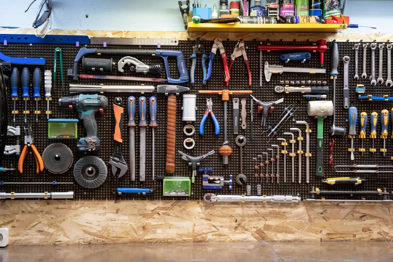 outils de travail btp chantier techniciens matériels