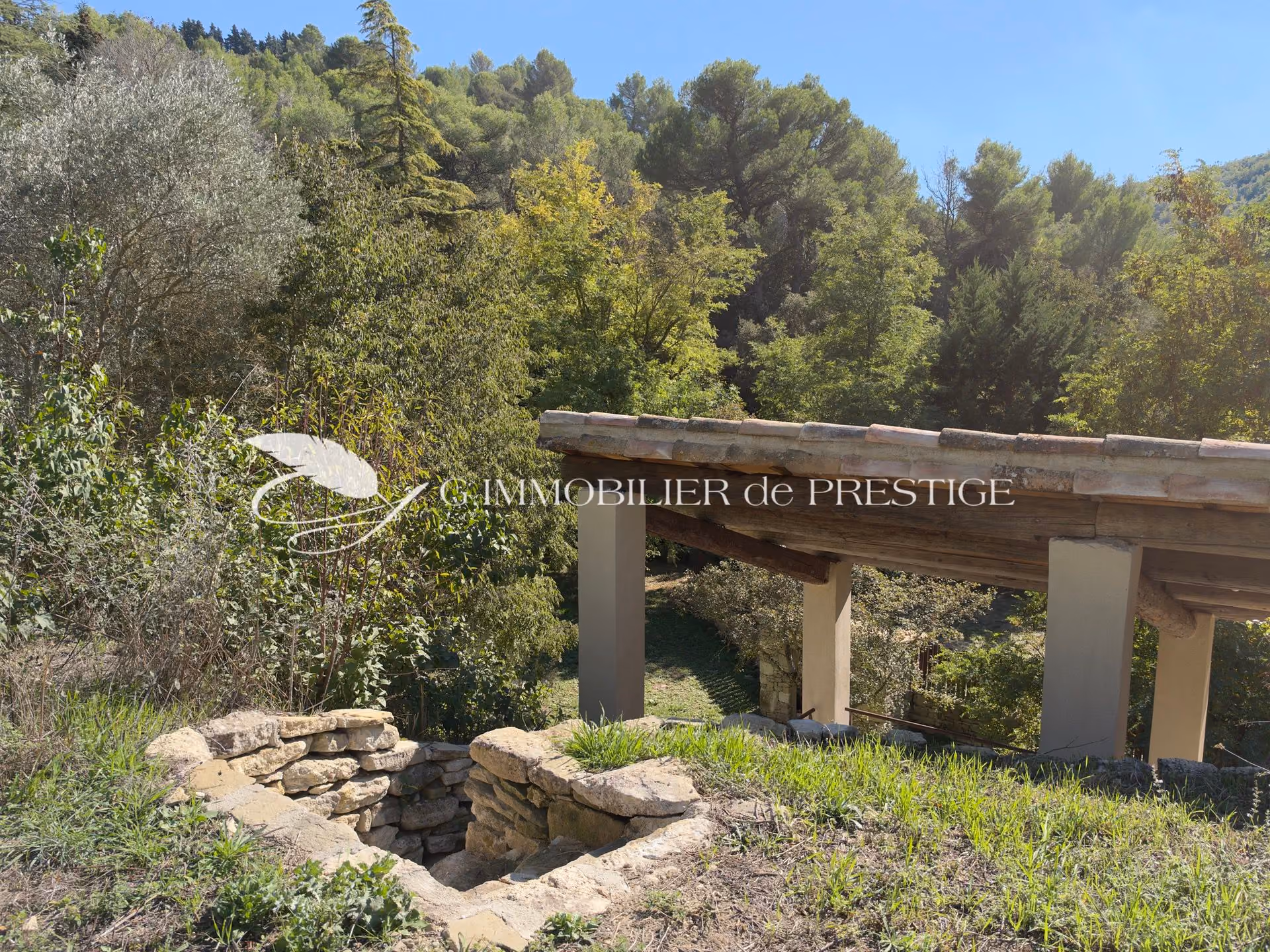Renovated stone house with pool, in a quiet location just a few minutes' walk from the village