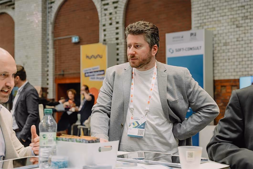 Kai Tohn am Devware Stand beim Zukunftstag Mittelstand