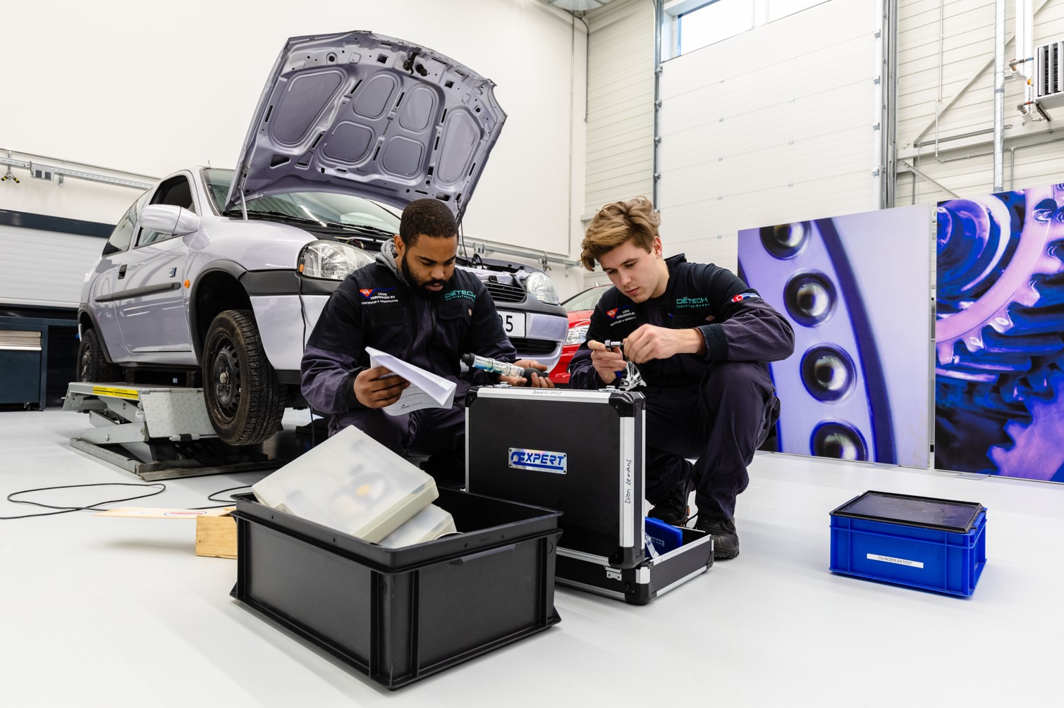 Group of NHL Stenden students working together
