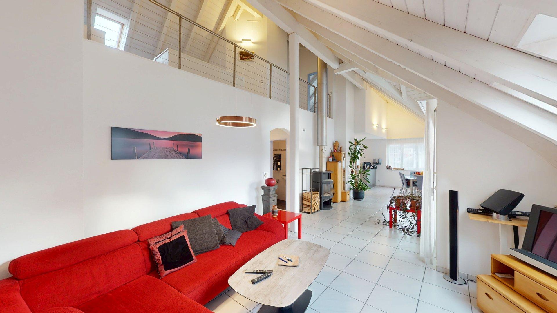 5.5-Zimmer Maisonette Freienstein-Teufen – Wohnbereich mit Galerie