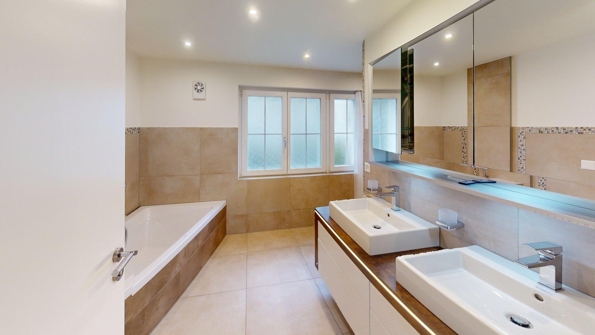 7.5-Zimmer-Einfamilienhaus Pfäffikon SZ – Badezimmer