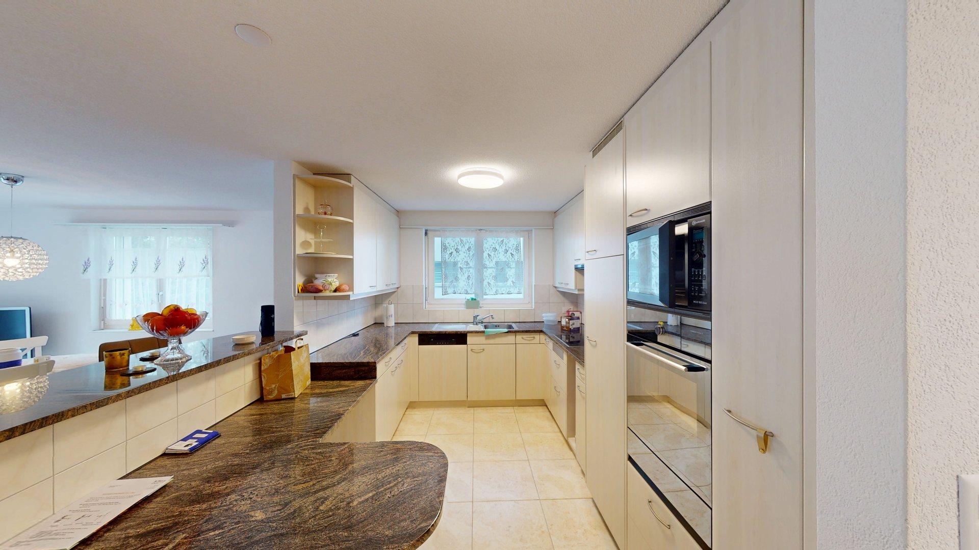 5.5-Zimmer Maisonette-Gartenwohnung Winkel – Wohnbereich
