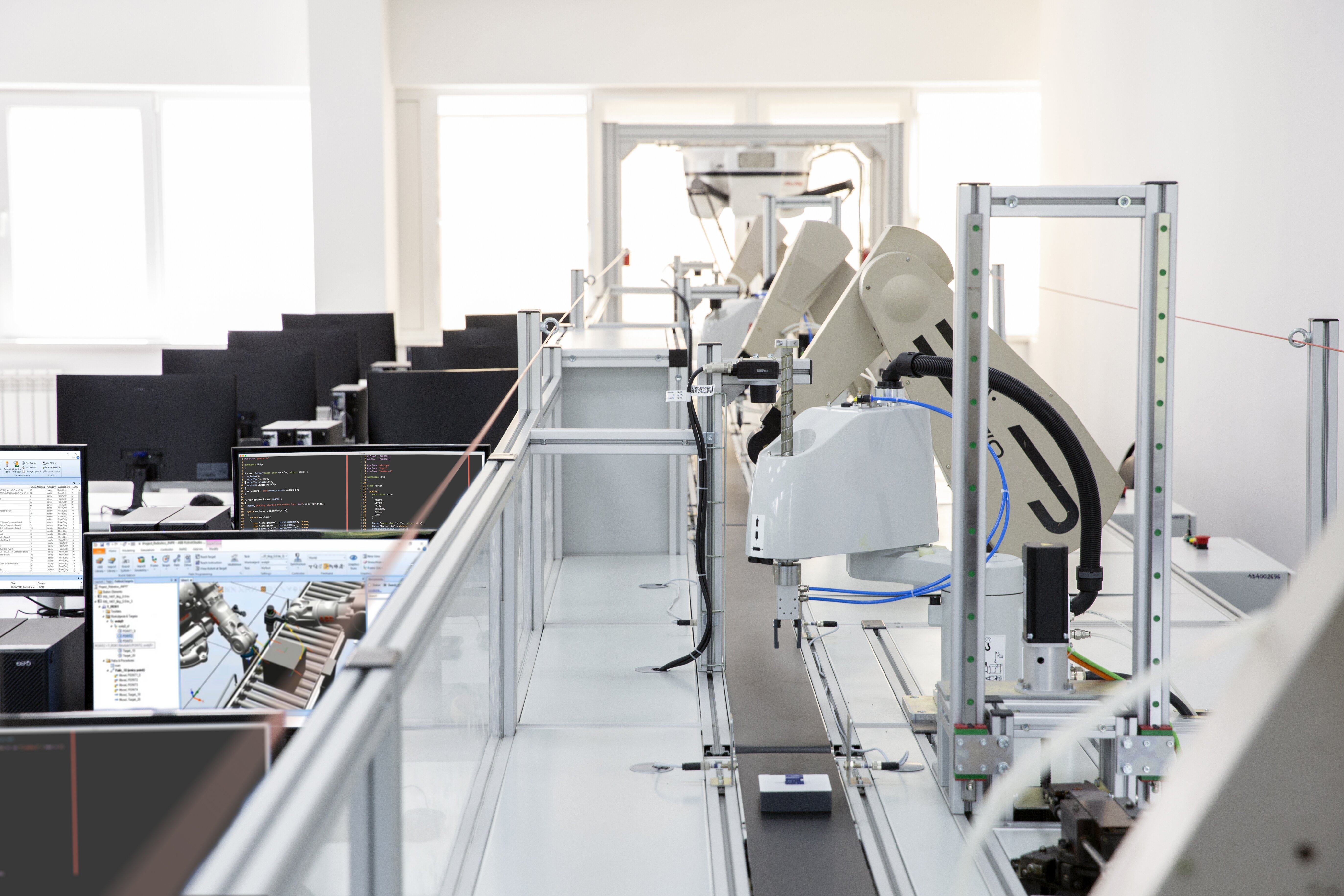 File:MIREA Laboratory Industry 4.0. Digital robotic manufacturing 9.jpg -  Wikimedia Commons