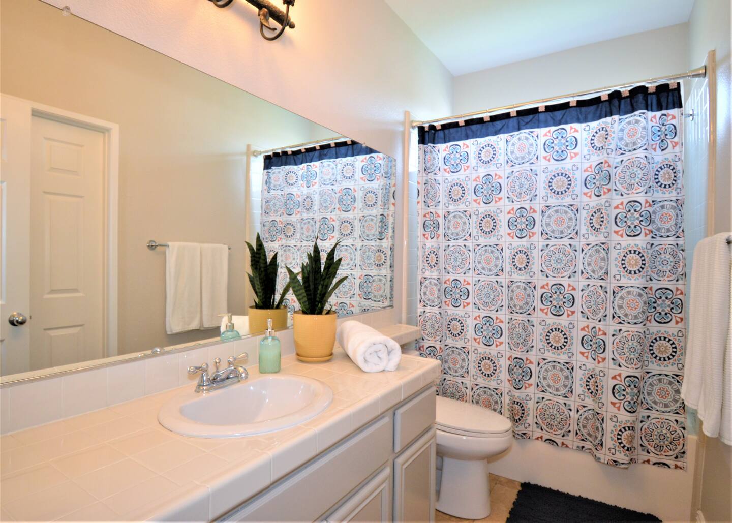 Interior guest bathroom at the Tropical Villa in Palm Springs