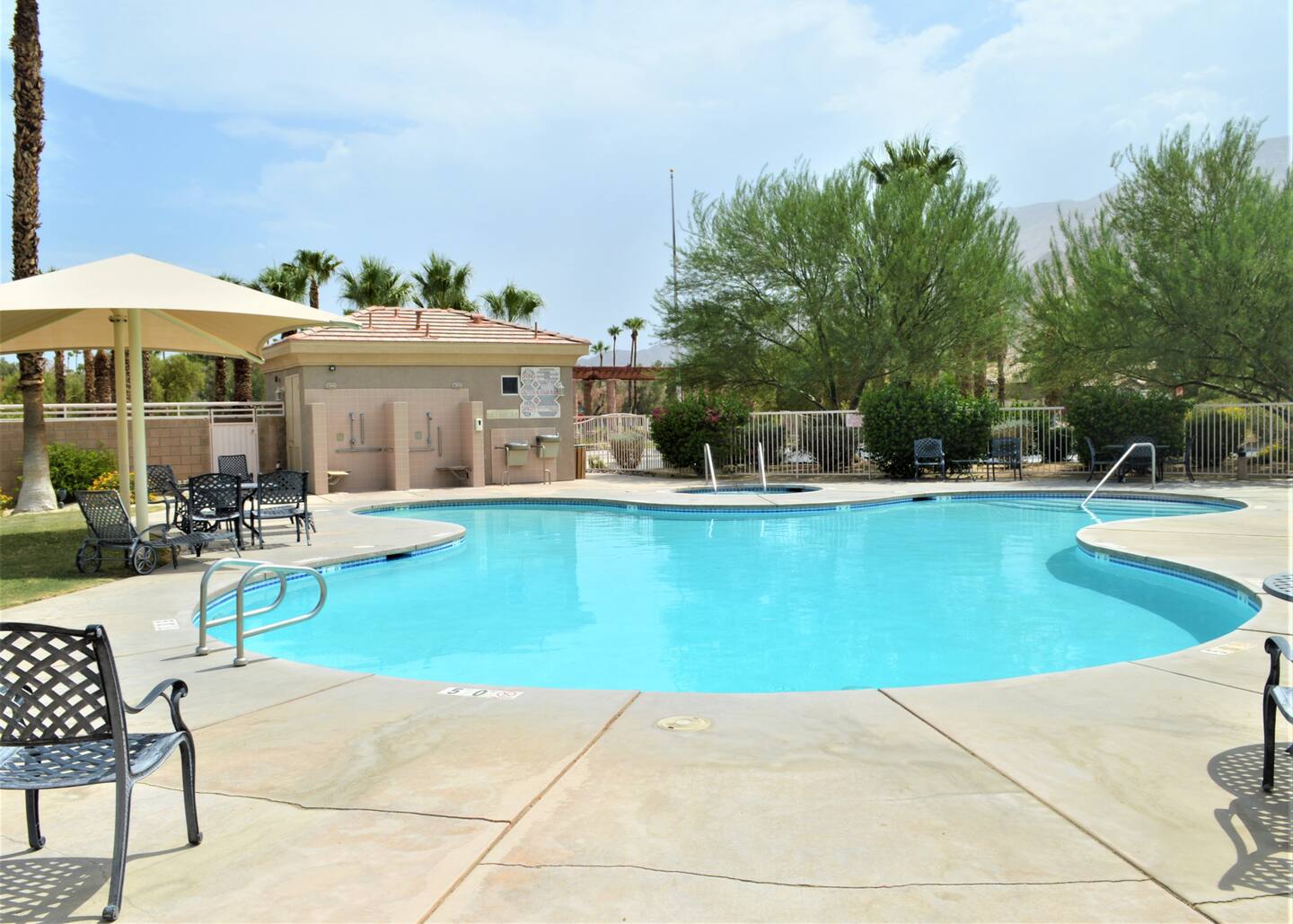 3 swimming pools in gated community rental in palm springs ca