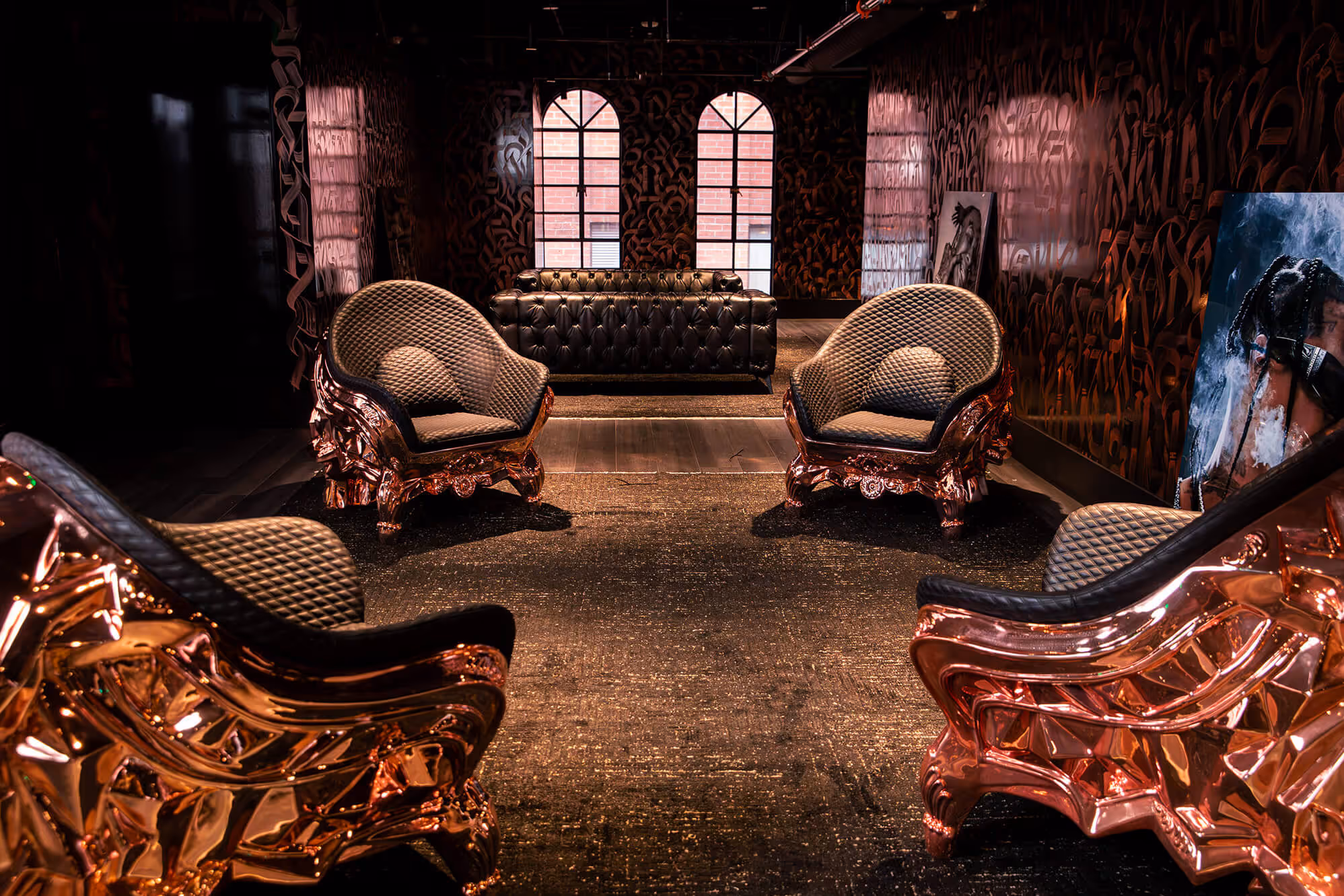 A room filled with lots of shiny furniture.
