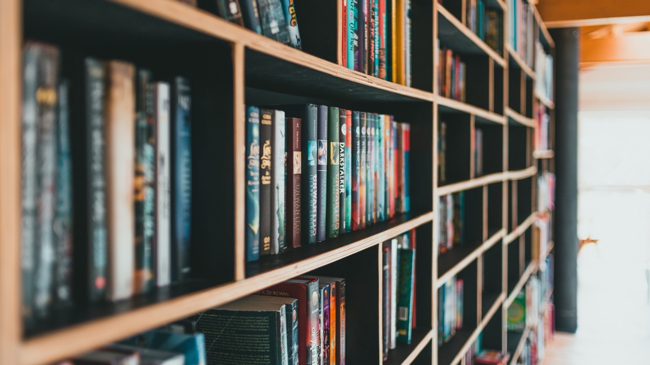 Australian Book Printing: A Guide to Popular Publishing Sizes & Formats
