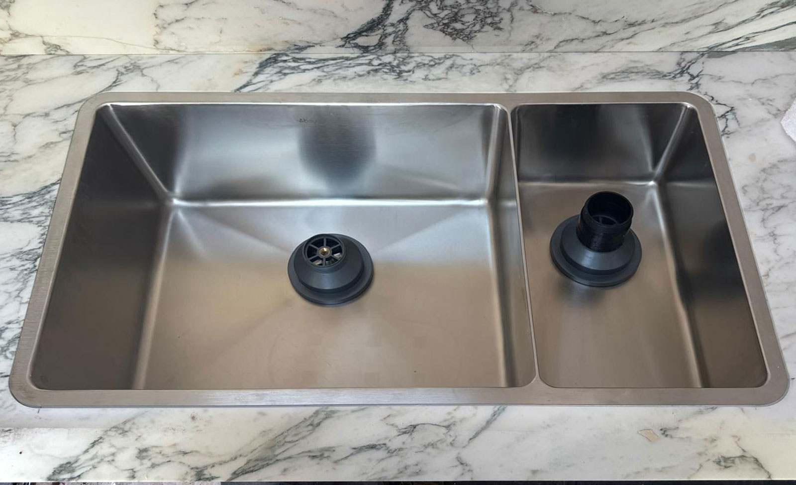 Flush mount sink set level with a marble benchtop, Sydney kitchen