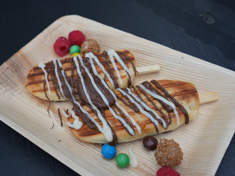 MilkySticks mit Schokolade und Himbeeren