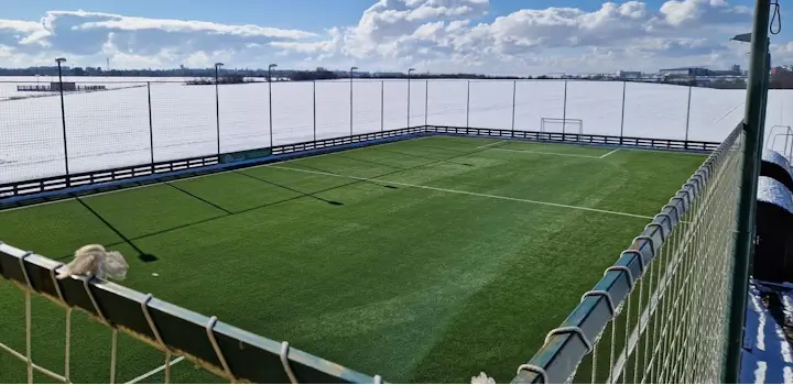 Umela trava (fotbalove hriste)