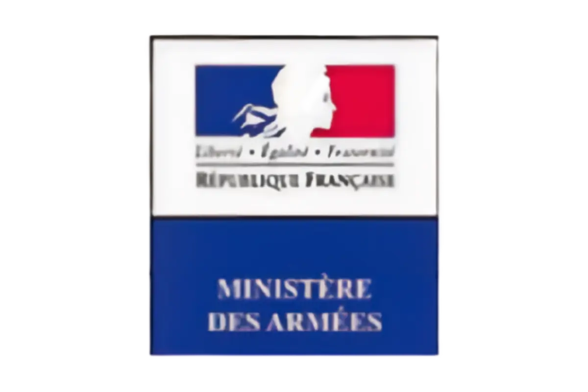 Logo del Ministero della Difesa francese con la silhouette di Marianne e la bandiera francese, e le parole Liberté, Égalité, Fraternité.
