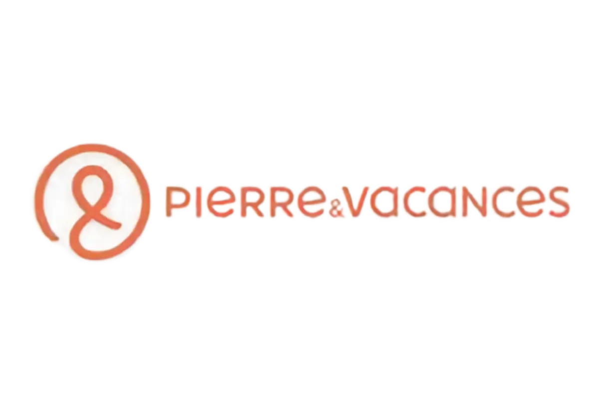 Logo di Pierre & Vacances con un simbolo arancione a forma di otto stilizzato all'interno di un cerchio.