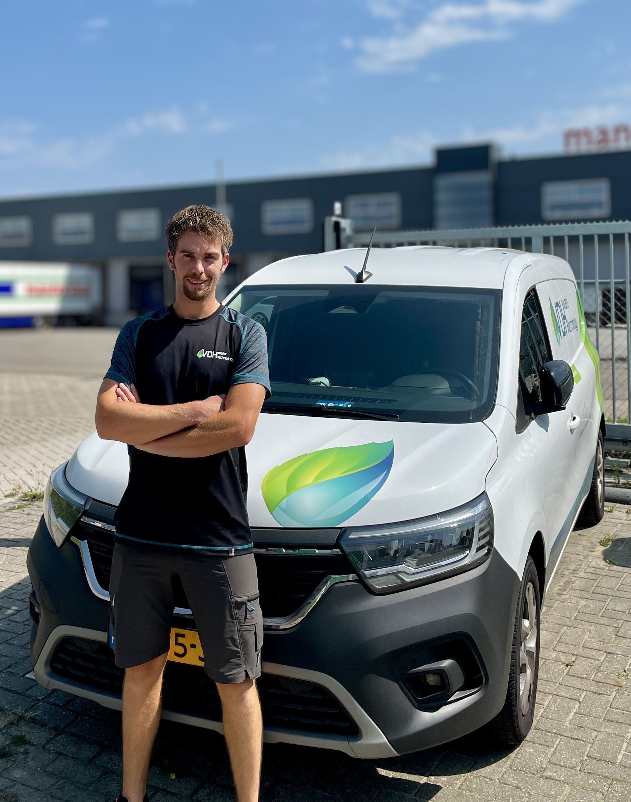 BBL, BOL leerling thinkering at his project