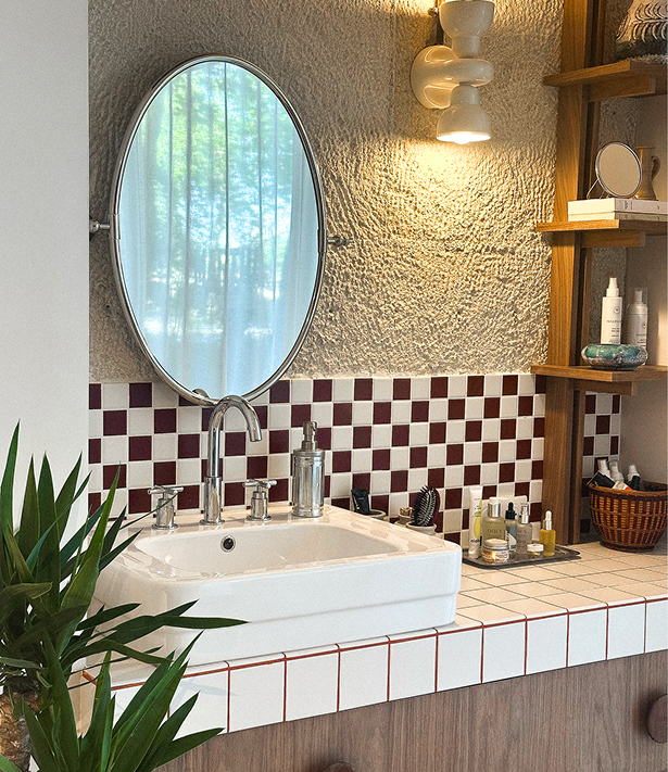 Une salle de bain to go à disposition chez Martha Maison de Coiffeurs.