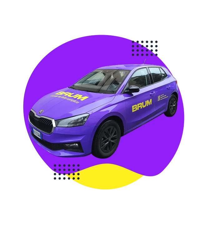 Auto dell'autoscuola BRUM, Škoda Fabia viola con logo BRUM