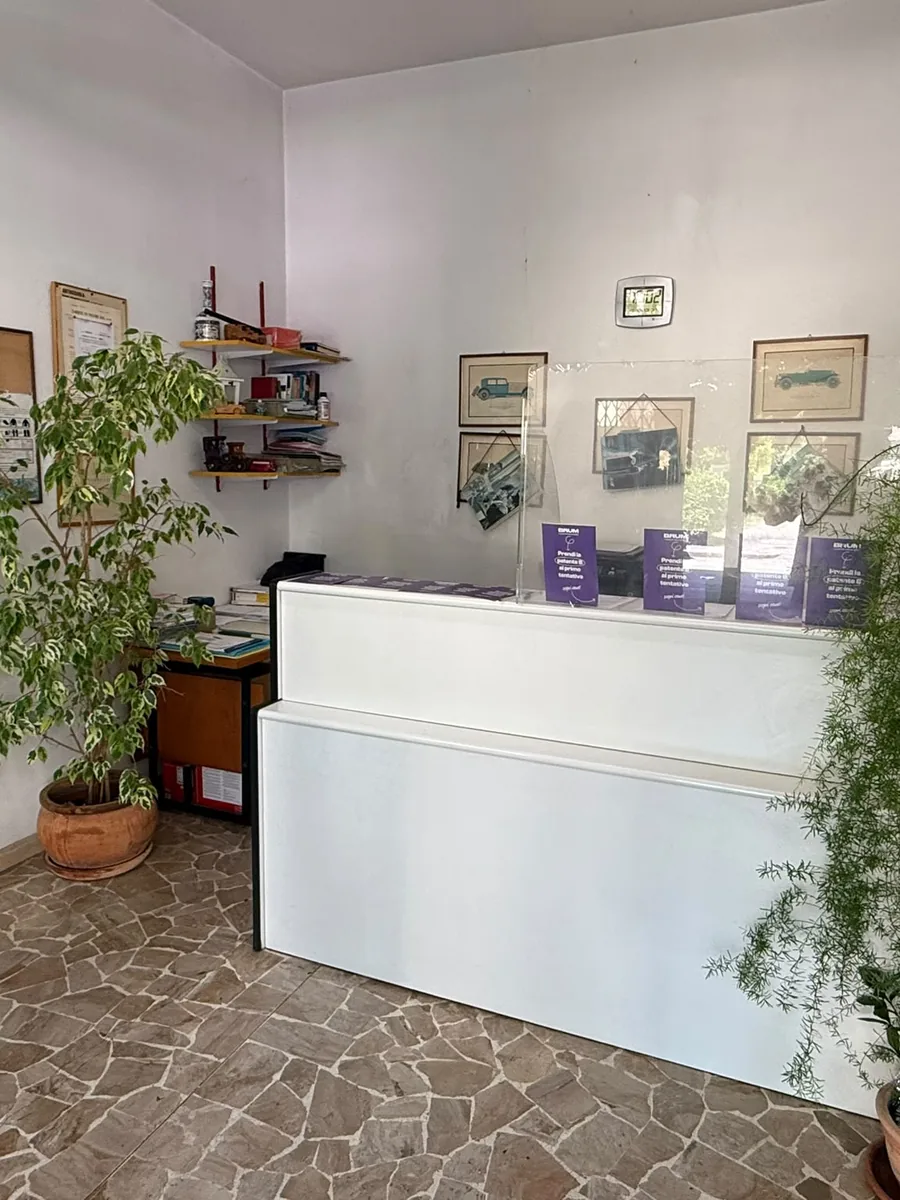 Ingresso autoscuola BRUM Milano
