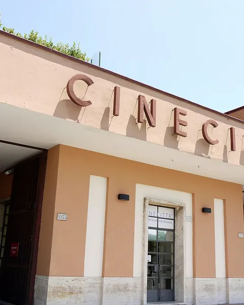 Roma, Cinecitta': ingresso degli studi di Cinecitta'