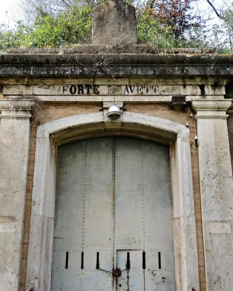 Roma, Bravetta: portale d'ingresso di Forte Bravetta