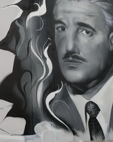 Roma, Tufello: murale Ladri di biciclette col ritratto di Vittorio De Sica
