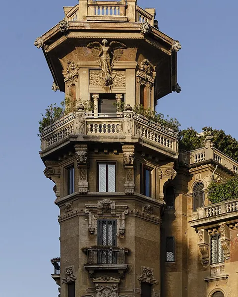 Roma, Trieste: palazzi e torretta del Quartiere Coppede'