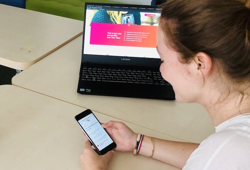 Prototype interactif haute fidélité d’une nouvelle application mobile et tests utilisateurs réalisés par LAB’S 214 avec l’entreprise VinoVibes, les 4e et 5e jour d’un Design Sprint.