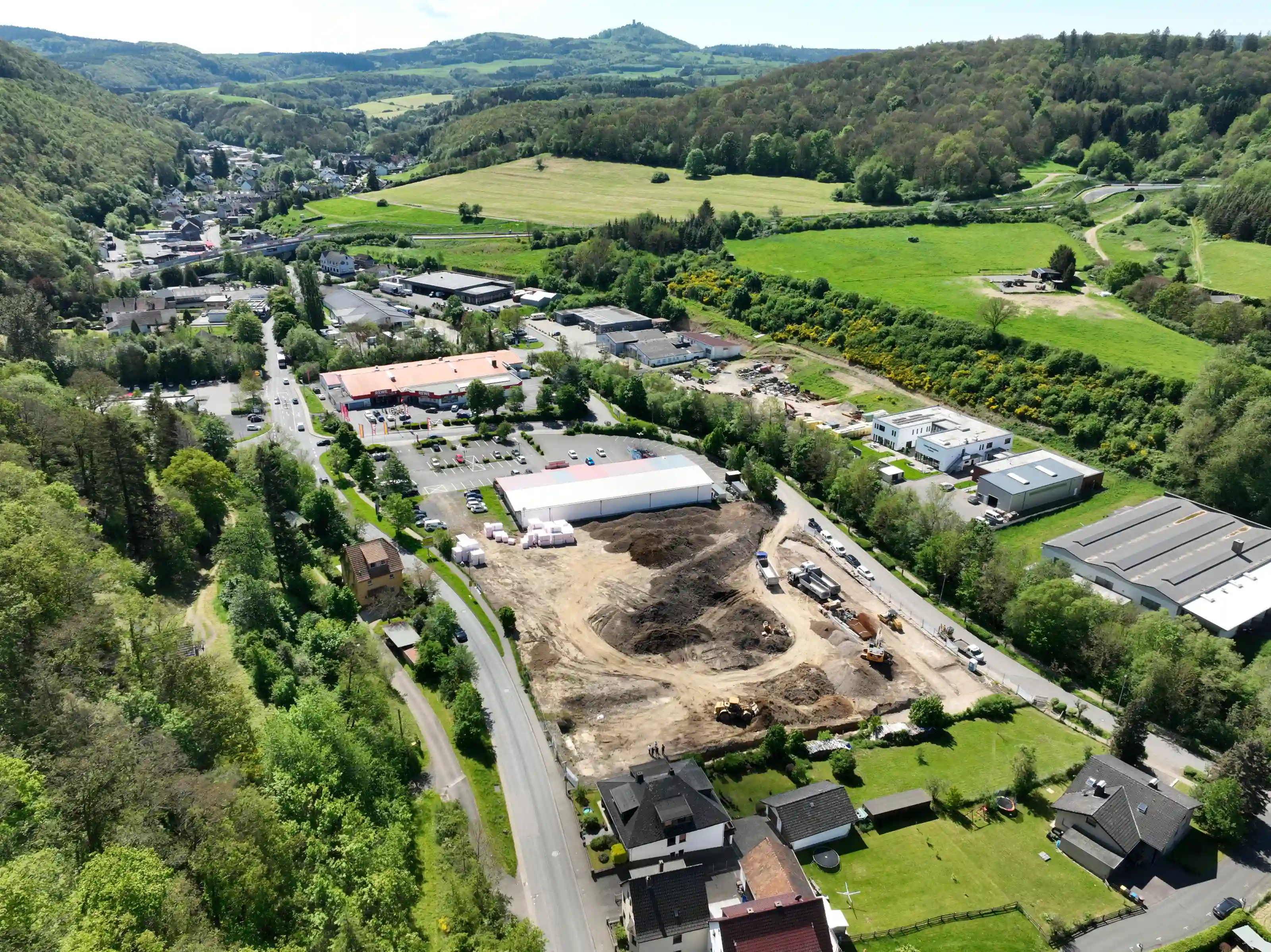 Luftaufnahme Baubeginn Discounter Adenau