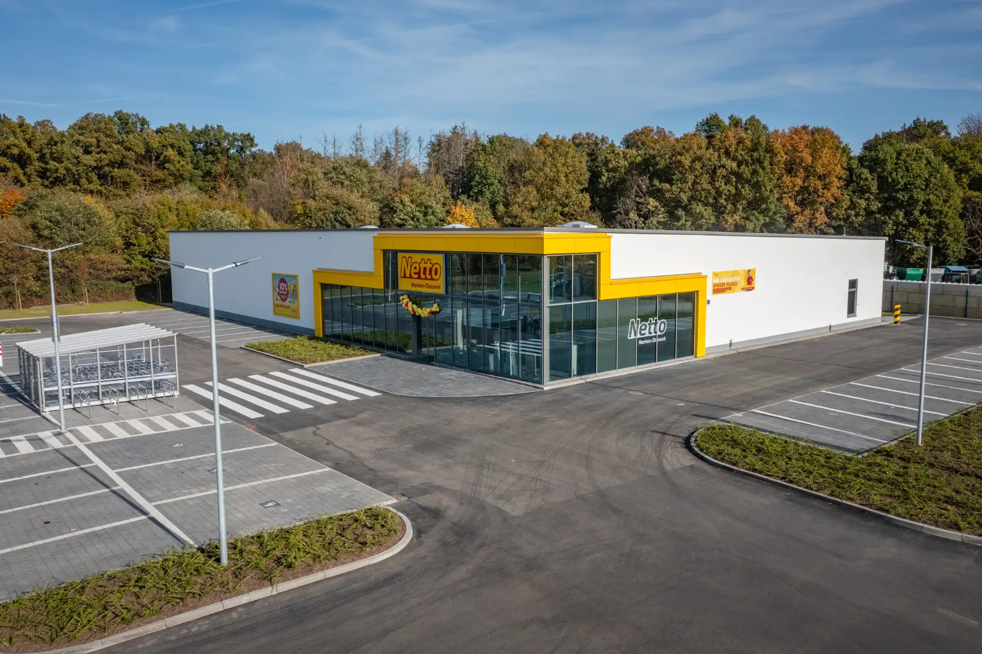 Außenaufnahme der Netto Filiale in Flammersfeld nach Fertigstellung