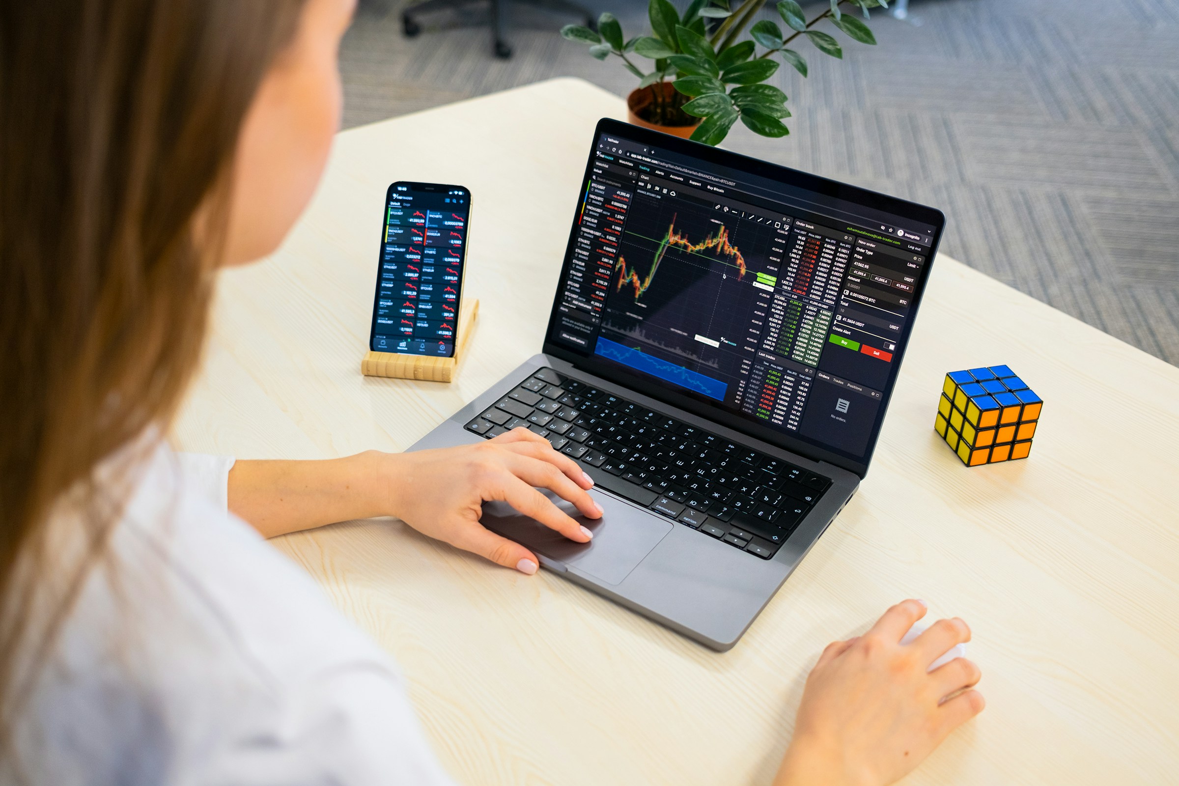 Person Trading - Are AI Trading Bots Legit