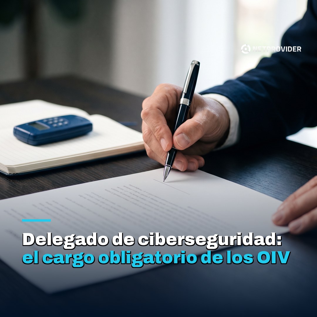 Ejecutivo firmando el documento de designación del delegado de ciberseguridad exigido por la ANCI