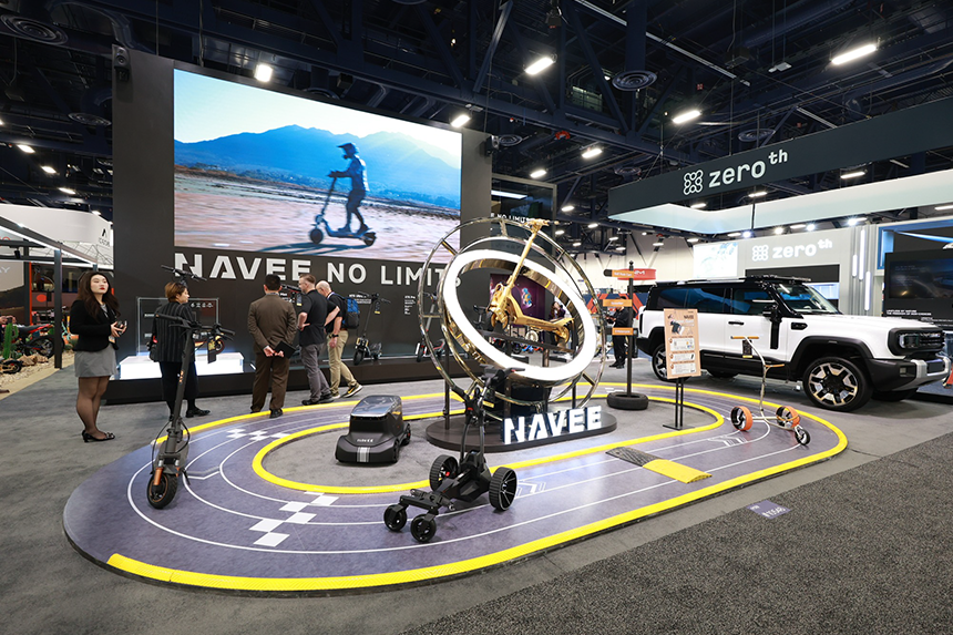 Navee E-Wagon Cart 4X displayed at CES 2026 exhibit
