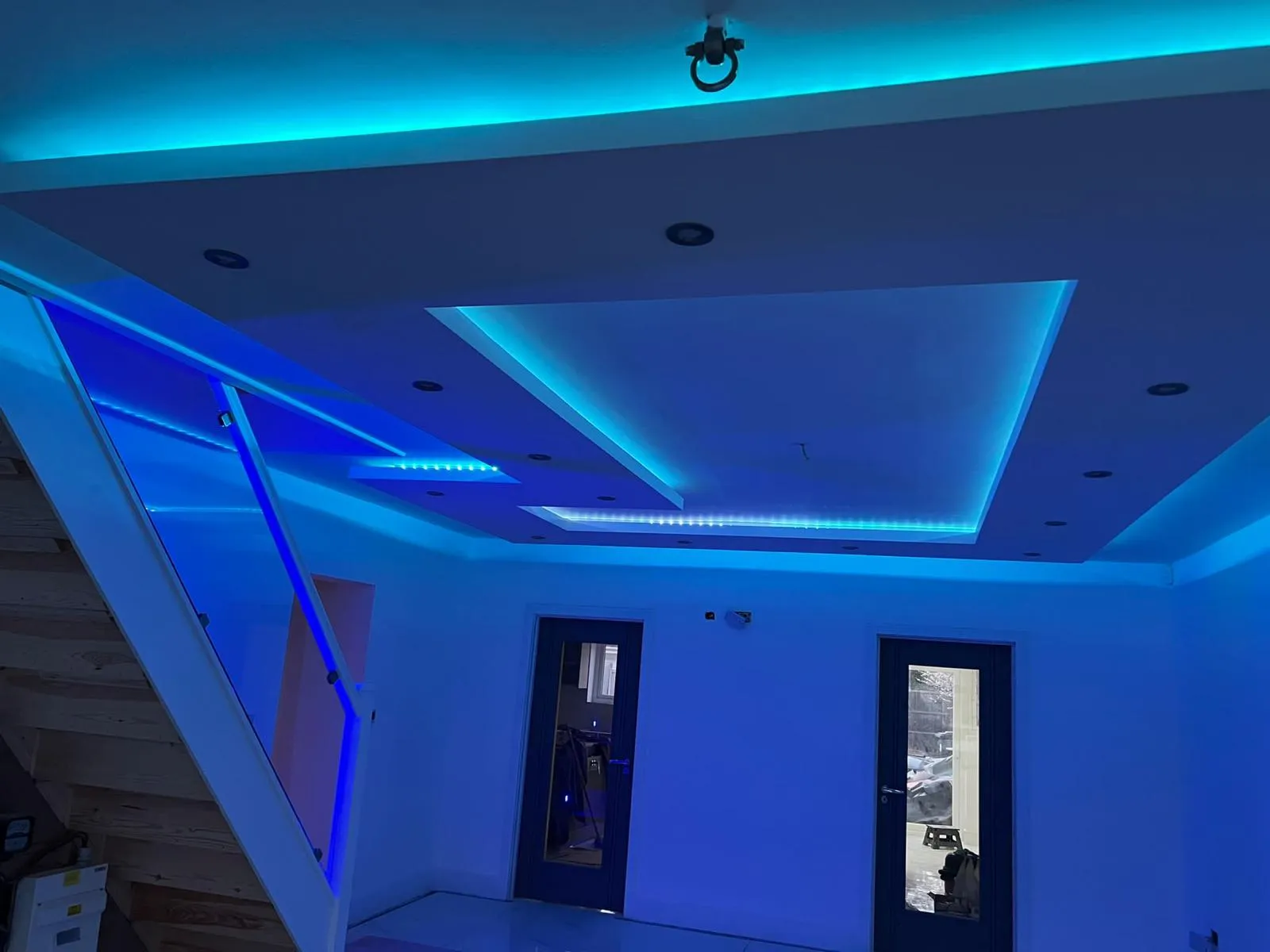 image of a sparkling bathroom for a cleaning service