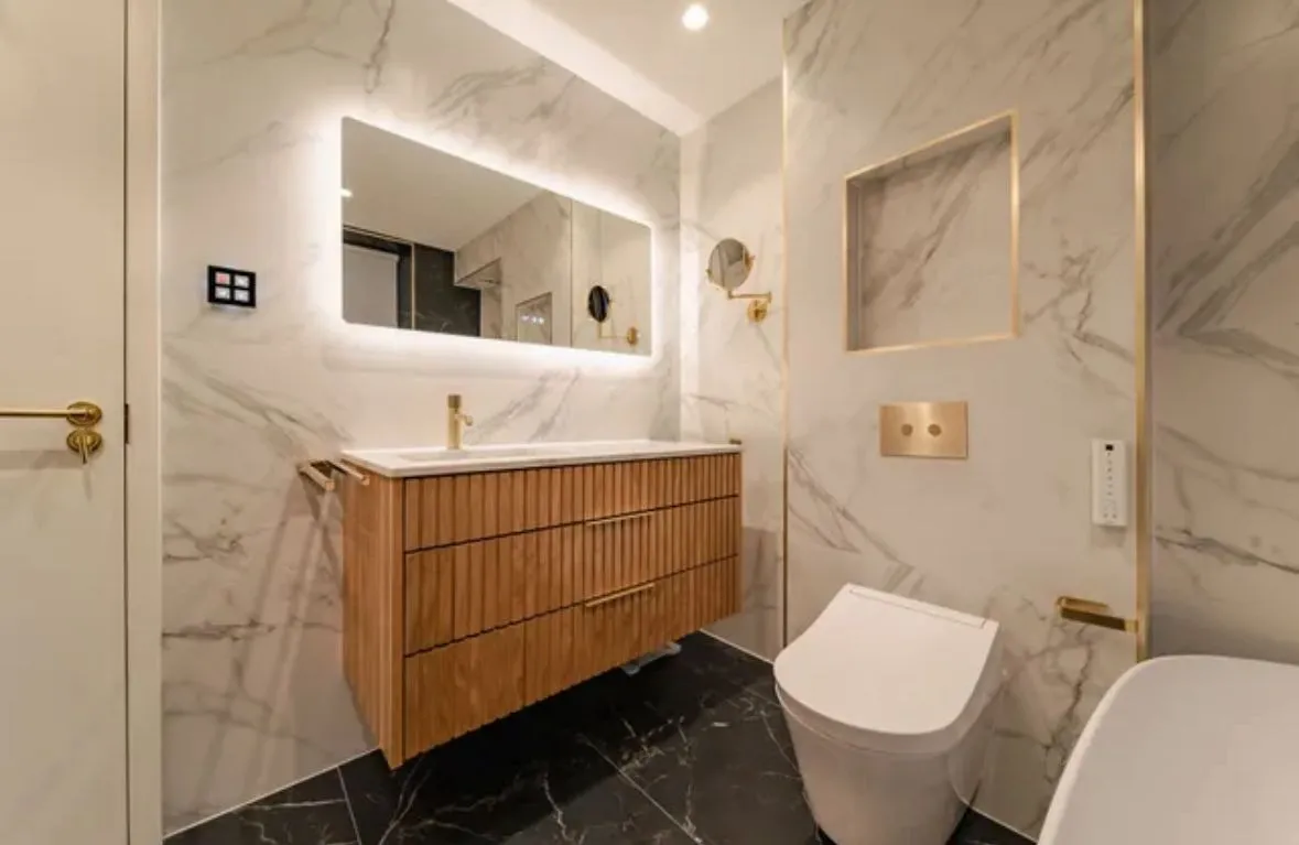 image of a residential garden patio