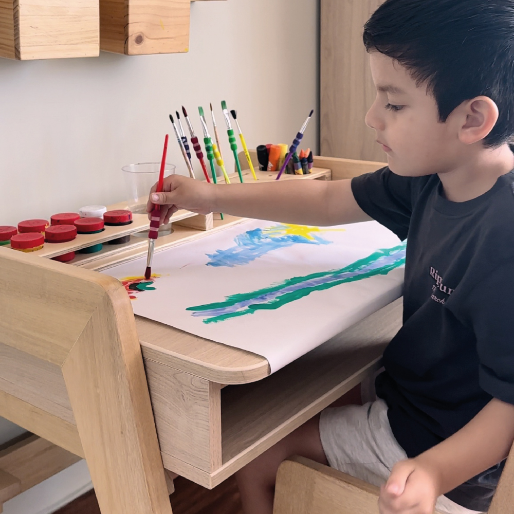 Un niño con un pastel en una mesaEl contenido generado por IA puede ser incorrecto.