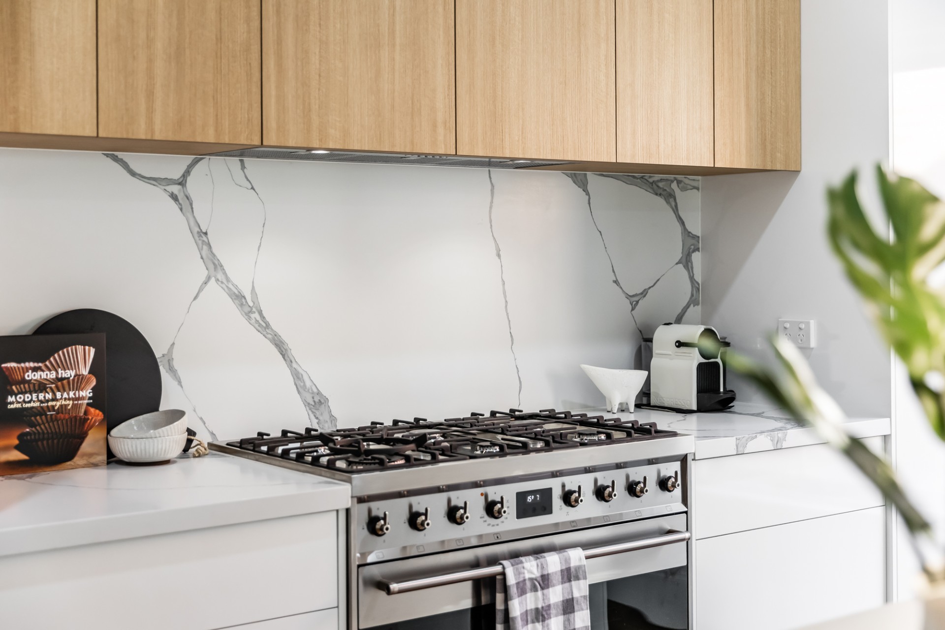 Fisher St, Norwood, freestanding gas cooker with marble-look splashback
