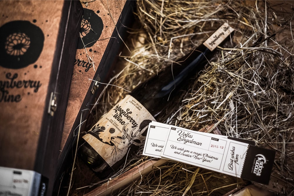 MOONBERRY WINE PACKAGING DESIGN
