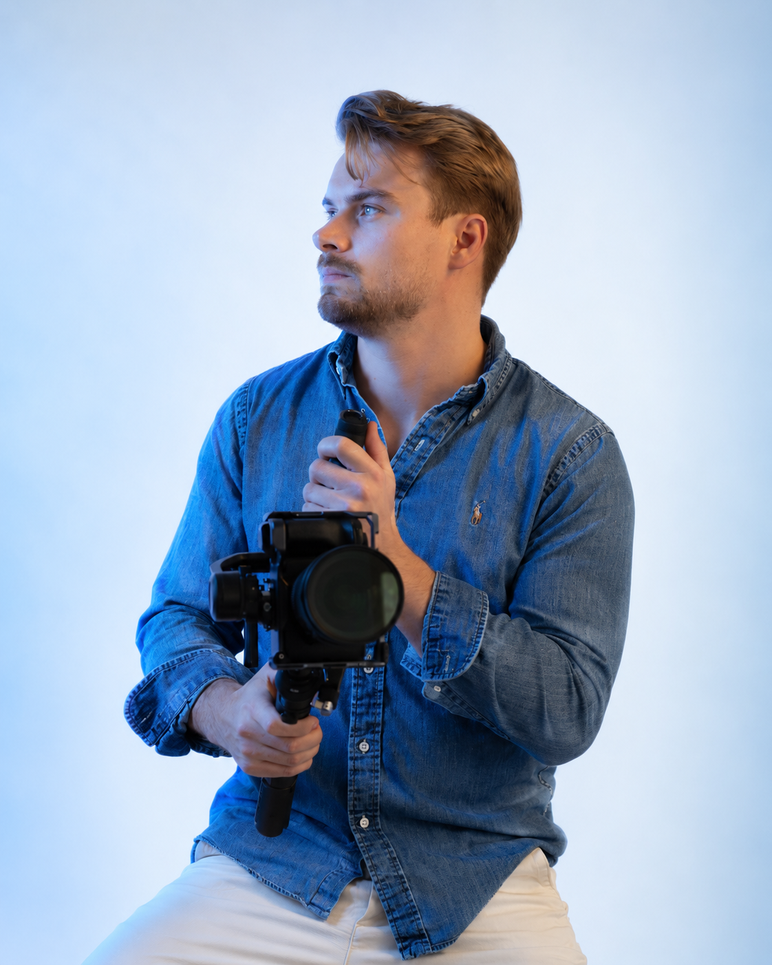 Simon van captiv in het kantoor in Roeselare