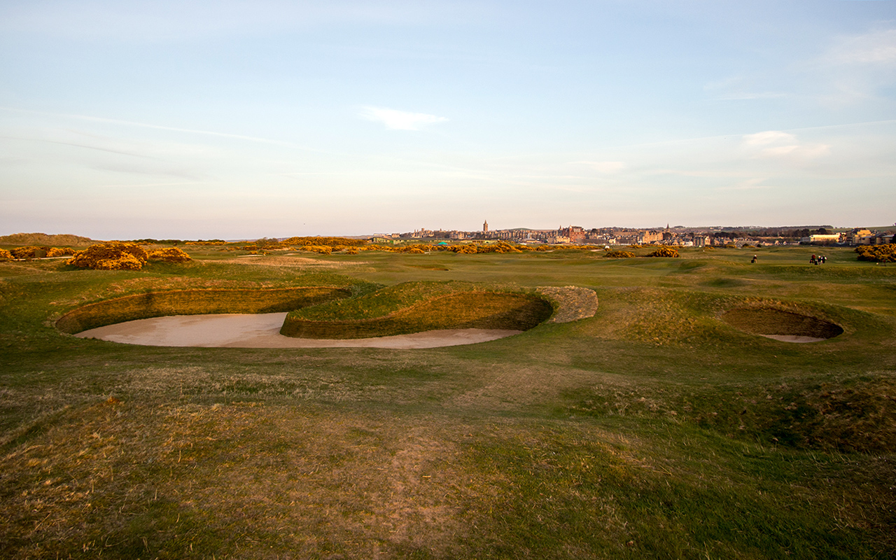 Eclectic 18 UK – Hole No. 14: “Long,” The Old Course at St. Andrews