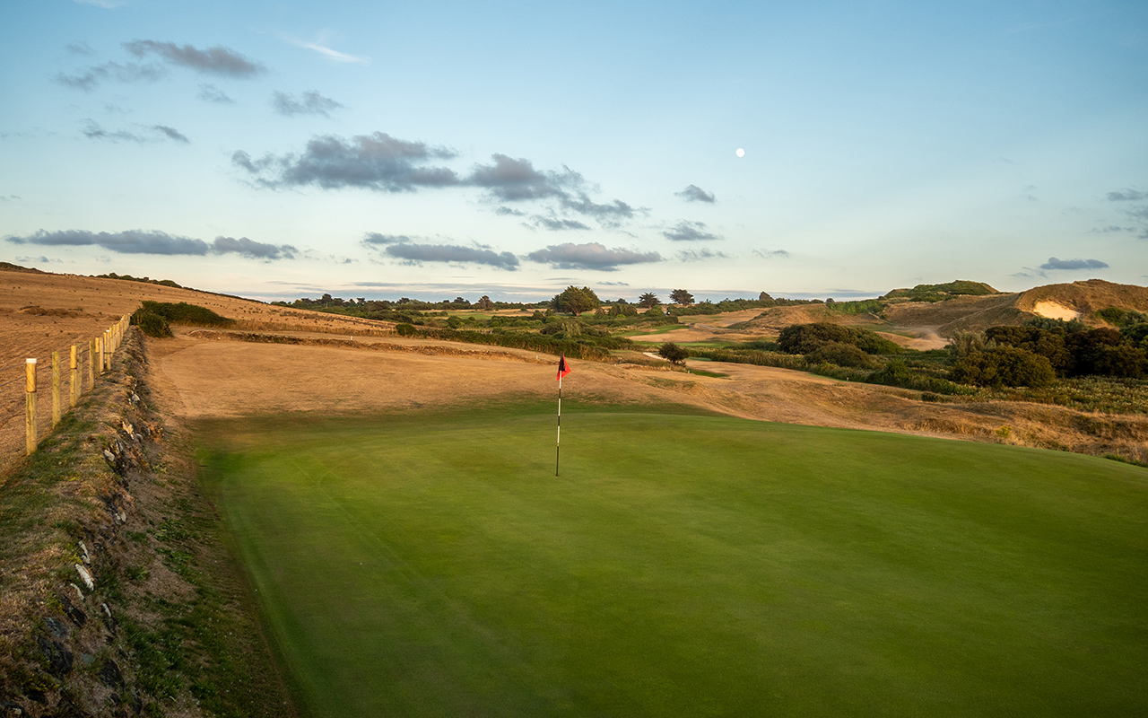 Eclectic 18 UK – Hole No. 4, St. Enodoc